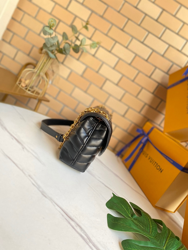 ルイヴィトンバッグ背面デザイン